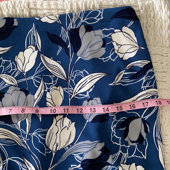 Banana Republic Floral Pencil Skirt Sz 4 - Picture 11 of 12